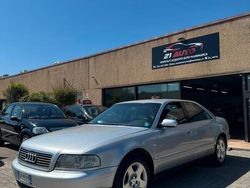 Usata 2000 Audi A8 Tre volumi | 9900 €