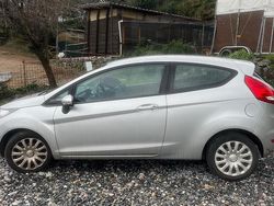 Grigio Usata 2011 Ford Fiesta Due volumi | 3000 € (Ottimo prezzo)