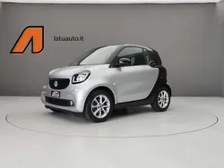 Grigio/nero Usata 2016 Smart ForTwo Coupé Basis Coupé | 14.290 € (Cara)