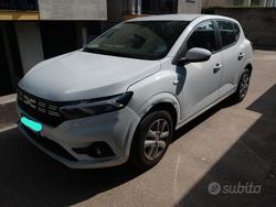 Bianco Usata 2024 Dacia Sandero Due volumi | 16.000 € (Buon prezzo)