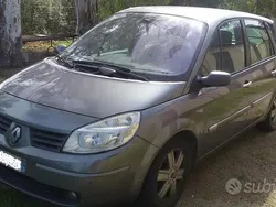Usata 2004 Renault Scénic II Monovolume | 1300 € (Buon prezzo)