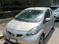 Grigio Usata 2009 Toyota Aygo Due volumi | 2800 € (Ottimo prezzo)