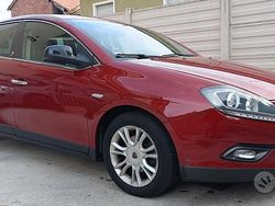 Rosso Usata 2009 Lancia Delta Due volumi | 3900 € (Buon prezzo)