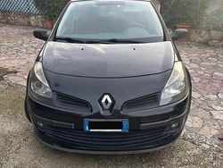 Nero Usata 2006 Renault Clio III Tre volumi | 2000 €