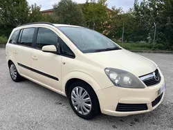 Marrone pastello Usata 2007 Opel Zafira Cosmo Monovolume | 1550 € (Ottimo prezzo)