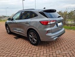 Grigio Usata 2022 Ford Kuga SUV | 23.500 € (Buon prezzo)