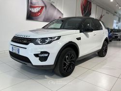 Bianco tetto nero Usata 2019 Land Rover Discovery Sport SE SUV | 17.900 € (Buon prezzo)