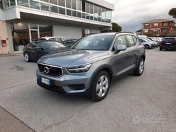 Grigio Usata 2018 Volvo XC40 Business Edition SUV | 19.400 € (Buon prezzo)
