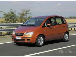 Grigio Usata 2011 Fiat Idea Emotion Monovolume | 3900 € (Buon prezzo)