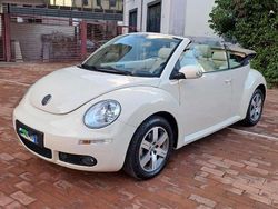Beige Usata 2006 VW Beetle Cabrio | 11.990 € (Molto cara)