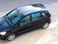 Nero Usata 2010 Mercedes B180 Monovolume | 3300 €