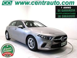Grigio sabbia Usata 2020 Mercedes A180 Business Tre volumi | 23.500 € (Cara)