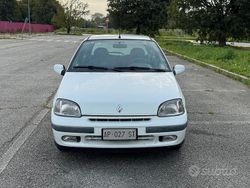 Bianco Usata 1997 Renault Clio Due volumi | 1150 €