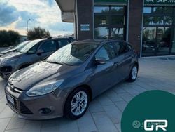 Grigio Usata 2011 Ford Focus Titanium Tre volumi | 4290 € (Buon prezzo)