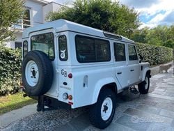 Bianco Usata 2012 Land Rover Defender Tre volumi | 35.000 €