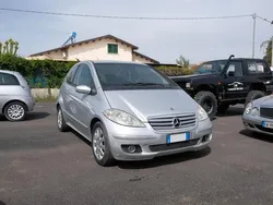 Grigio Usata 2007 Mercedes A180 Elegance Tre volumi | 3900 € (Buon prezzo)