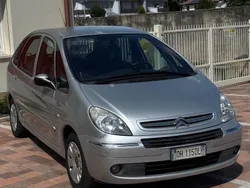 Argento Usata 2007 Citroën Xsara Picasso Elegance Monovolume | 2400 € (Buon prezzo)