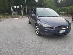Usata 2007 Ford Focus Titanium Tre volumi | 1590 € (Ottimo prezzo)