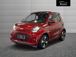 Bodypanels in carmine red metallic Usata 2021 Smart ForTwo Electric Drive Passion Cabrio | 16.701 € (Buon prezzo)