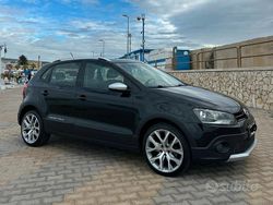 Nero Usata 2017 VW Polo Cross Due volumi | 9500 €