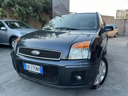 Grigio Usata 2006 Ford Fusion Collection Tre volumi | 2499 € (Buon prezzo)