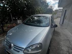 Grigio Usata 2006 VW Golf V Due volumi | 2300 €