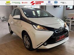 Bianco Usata 2017 Toyota Aygo X-play Due volumi | 8499 € (Buon prezzo)