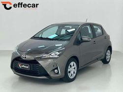 Grigio(met.) Usata 2018 Toyota Yaris Active Tre volumi | 11.300 € (Buon prezzo)