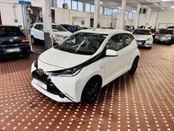 Bianco Usata 2017 Toyota Aygo X-wave Due volumi | 7400 € (Buon prezzo)