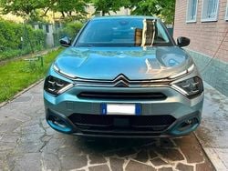 Blu/azzurro Usata 2021 Citroën e-C4 Feel Tre volumi | 19.000 € (Molto cara)
