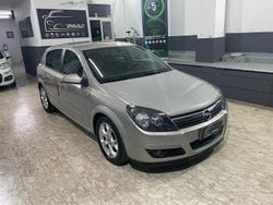 Grigio Usata 2005 Opel Astra Enjoy Tre volumi | 1800 € (Ottimo prezzo)