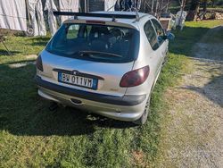 Grigio Usata 2001 Peugeot 206 | 1500 € (Buon prezzo)