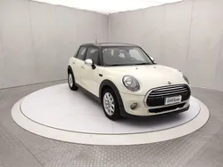 Beige Usata 2015 Mini Cooper D Business Due volumi | 9900 € (Ottimo prezzo)