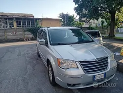 Usata 2010 Chrysler Grand Voyager Monovolume | 2000 €