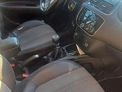 Grigio Usata 2010 Fiat Punto Tre volumi | 3200 € (Buon prezzo)