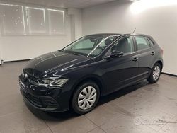 Nero Usata 2022 VW Polo Life Tre volumi | 18.800 € (Molto cara)