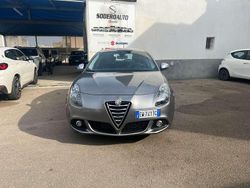 Grigio Usata 2014 Alfa Romeo Giulietta Distinctive Tre volumi | 9000 € (Buon prezzo)