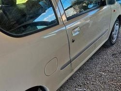 Giallo Usata 2006 Fiat 600 Due volumi | 1500 € (Buon prezzo)