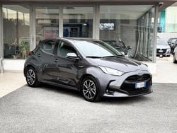 Nero Usata 2021 Toyota Yaris Hybrid Tre volumi | 17.800 € (Ottimo prezzo)