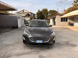 Grigio Usata 2019 Ford Focus Business Edition Station wagon | 12.490 € (Buon prezzo)