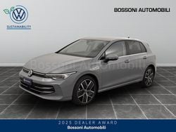 Grigio Nuova 2025 VW Golf Style Tre volumi | 41.400 € (Molto cara)