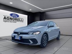 Grigio Usata 2024 VW Polo Life Tre volumi | 19.900 € (Buon prezzo)