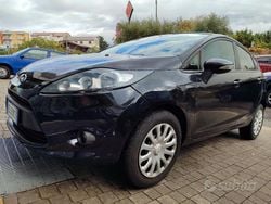 Usata 2010 Ford Fiesta Due volumi | 4750 € (Buon prezzo)