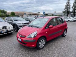 Rosso Usata 2005 Honda Jazz S Due volumi | 3000 € (Molto cara)