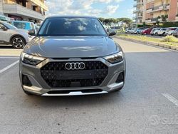Grigio Usata 2024 Audi A1 Business Due volumi | 24.899 € (Buon prezzo)