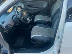 Bianco Usata 2017 Lancia Ypsilon Gold Due volumi | 8900 € (Buon prezzo)