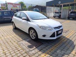 Bianco Usata 2011 Ford Focus Tre volumi | 3800 € (Buon prezzo)