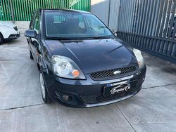 Multicolore(met.) Usata 2007 Ford Fiesta Due volumi | 2399 € (Buon prezzo)