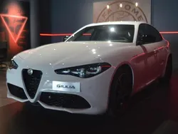 Bianco Usata 2024 Alfa Romeo Giulia Veloce Tre volumi | 46.900 € (Ottimo prezzo)