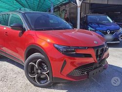 Rosso Nuova 2025 Alfa Romeo Junior Edizione Speciale SUV | 30.750 € (Cara)